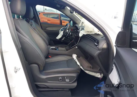 2023 Maserati Grecale Gt from USA, damaged, VIN ZN682AVA7P7416020